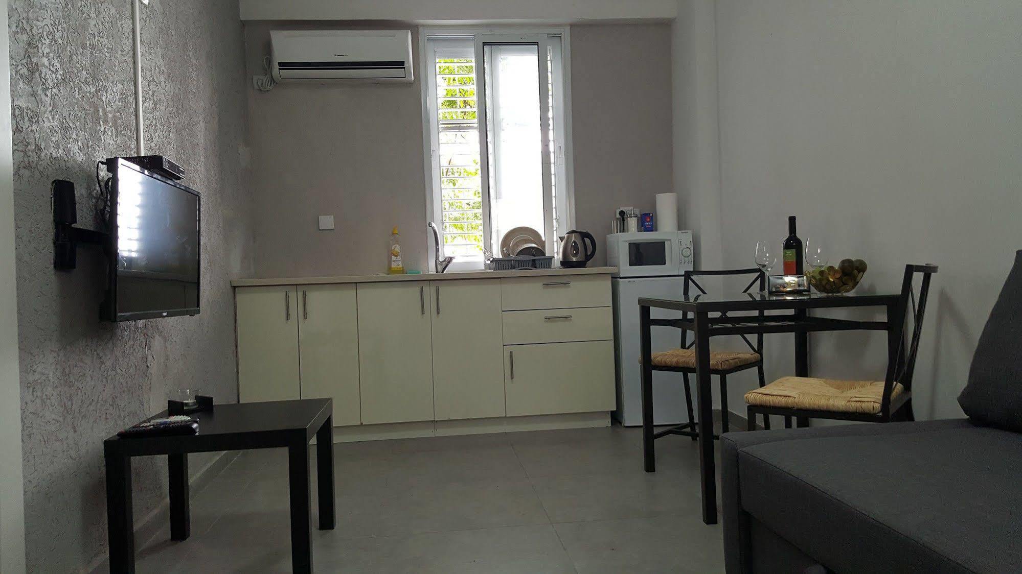 Studio Masaryk Apartment Бат Ям Екстериор снимка